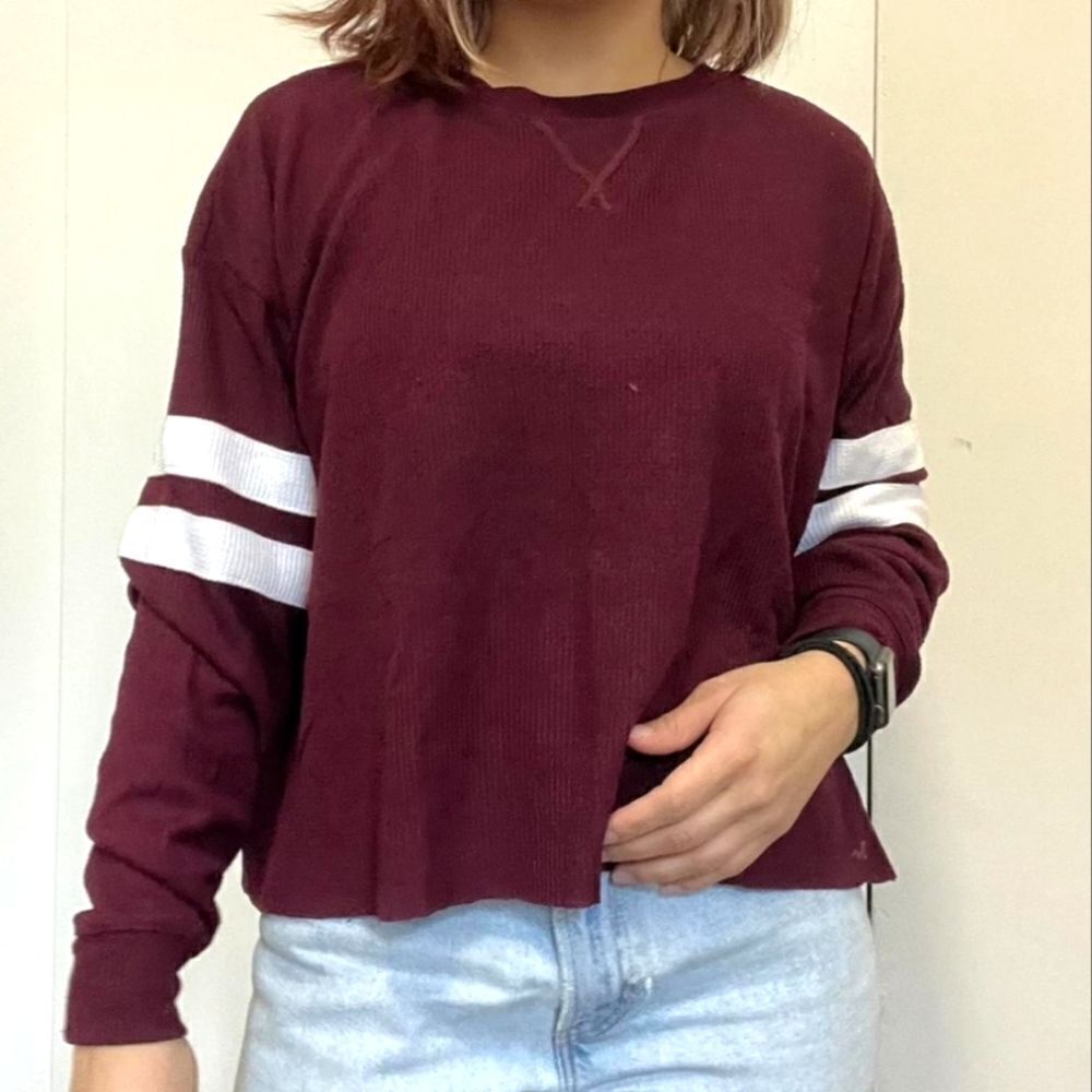 Hollister must have collection knit top